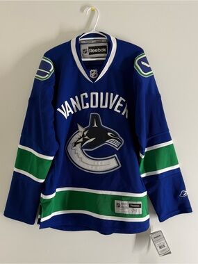 2009-2011 Vancouver Canucks Men’s Reebok Premier Hockey Jersey - Size Medium NWT